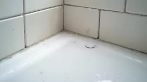 Jaki spadek rury od prysznica