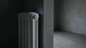sąsiad nie ogrzewa mieszkania